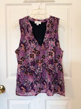 Evereve Purple Floral V-Neck Sleeveless Blouse
